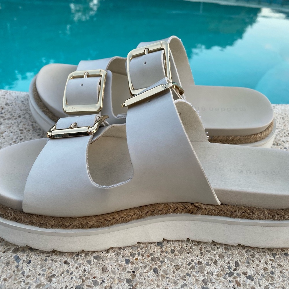 *SOLD* Madden Girl Mythical Platform Sandals Color-Bone (Ivory) with Gold Size 7 - Picture 9 of 14